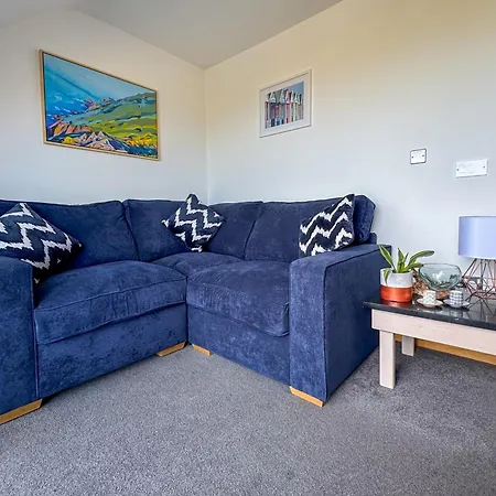 Waves Guest Suites Castel Exterior photo