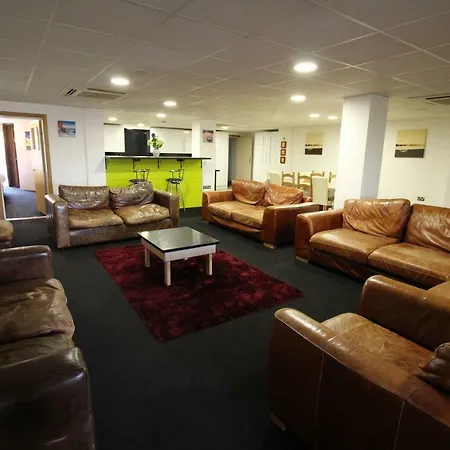 Waves Guest Suites Castel Exterior photo