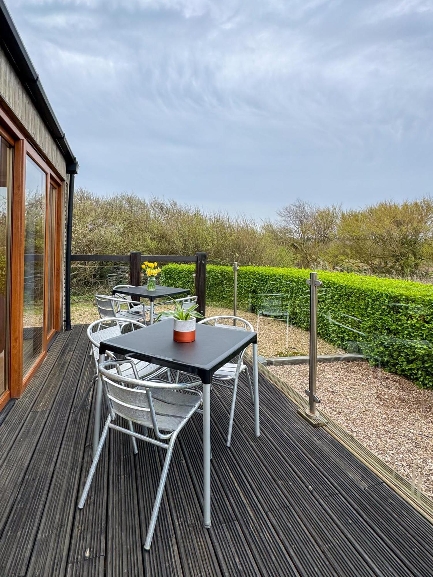 Waves Guest Apartment Castel